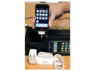 FS: Brand new Apple Iphone 8gb ..$30